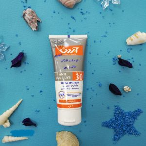 کرم ضد آفتاب مردانه آردن SPF30 فاقد چربی مناسب انواع پوست
